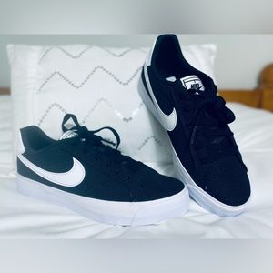 Nike Court Royale Ladies Sneakers